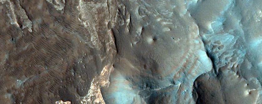 Possible Phyllosilicate Deposit in Valles Marineris