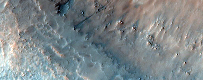 Crater in Terra Sirenum