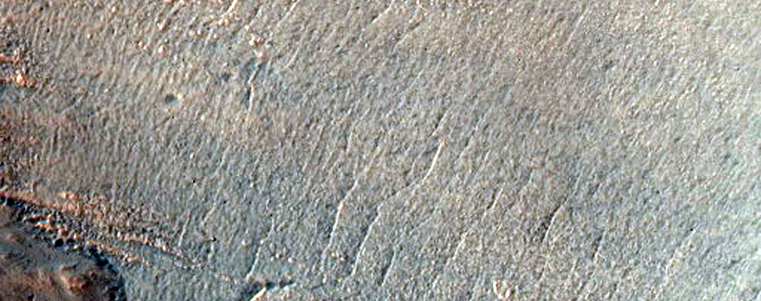 Crater in Terra Sirenum