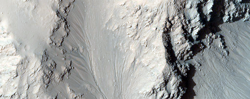 Goed bewaarde krater in Terra Cimmeria