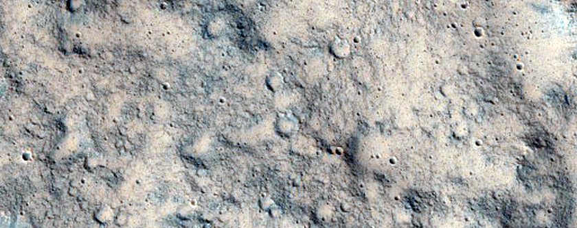 Lunae Planum’daki buruşuk dağ sırtı