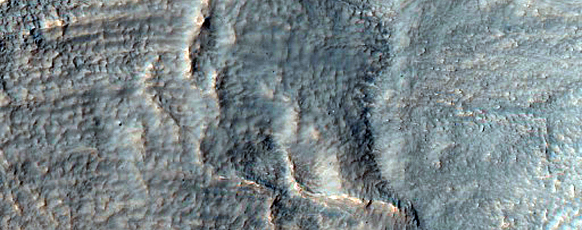 Crater in Terra Sirenum