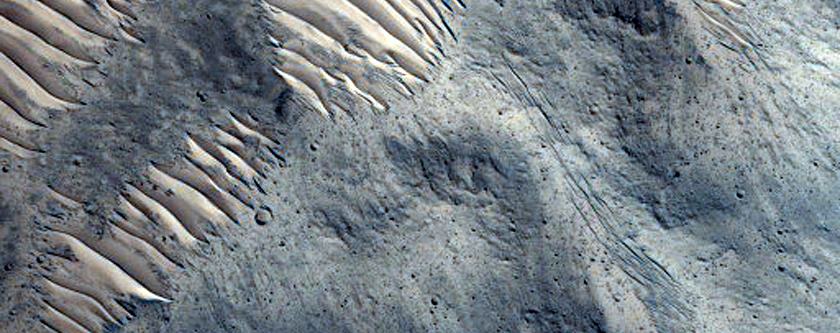 Large Crater with Central Peak in Xanthe Terra