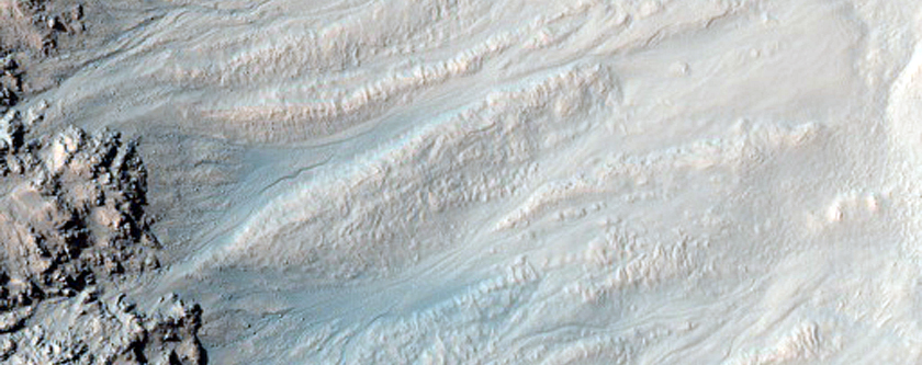 Crater in Terra Sirenum