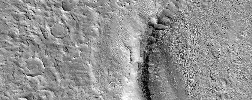 Crater in planitie septentrionali Elysii