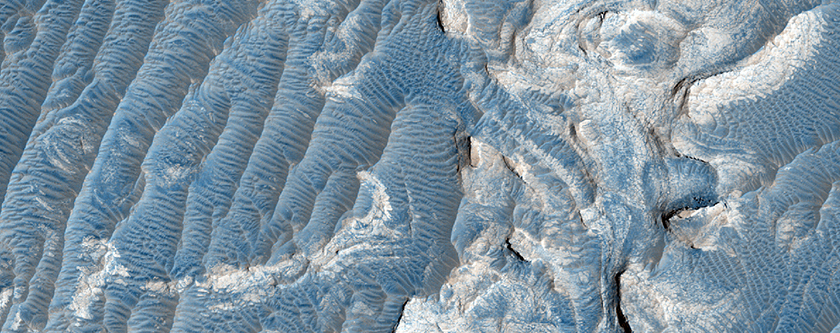 Possible Sulfate and Clay Evaporitic Deposits West of Schiaparelli Crater