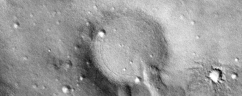 Cratre  pidestal dans Arcadia Planitia