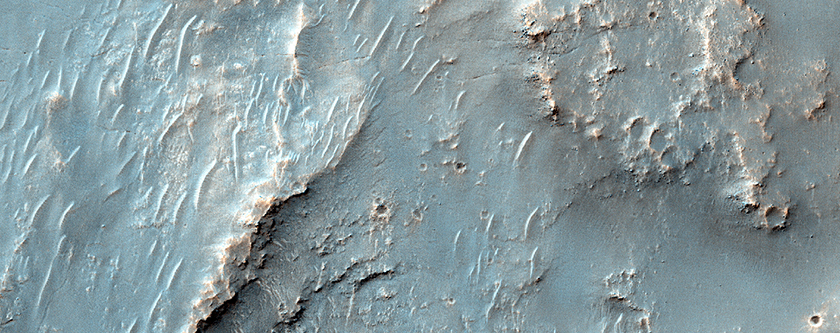 Crte dun monticule au nord-ouest de Hellas Planitia