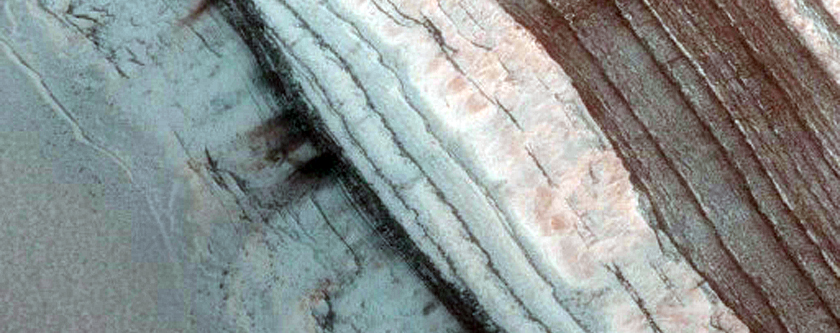 Avalanche Monitoring at Steep Chasma Boreale Headscarp
