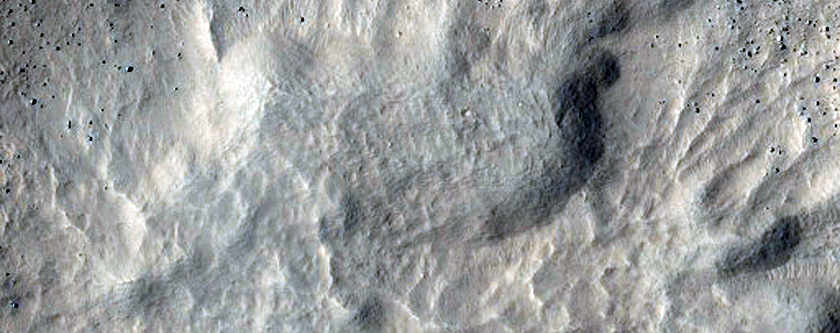 Crater Features in Well-Preserved Crater in Amenthes Region