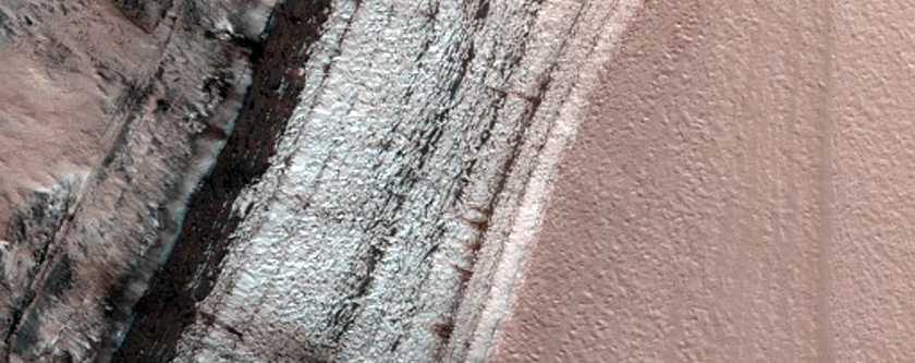 Avalanche Monitoring at Steep Chasma Boreale Headscarp