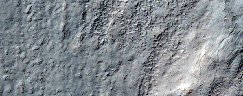 Abhnge eines Kraters in Terra Sirenum