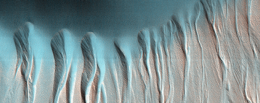 Active Dune Gullies in Kaiser Crater