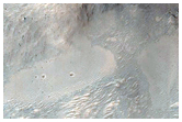 Well-Preserved 6 Kilometer Crater on Floor of Gale Crater