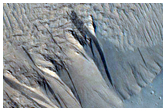 Intersecting Troughs in Lycus Sulci
