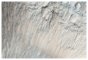 Beobachtung von Kraterabhngen auf dem Boden des Zentrums von Valles Marineris