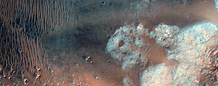 Cratere ben preservato di 6 km in Terra Sabaea