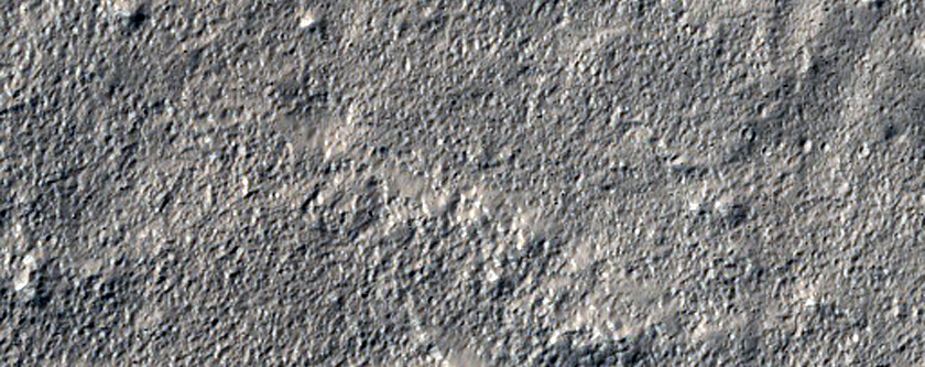 Hellas Montes bölgesindeki bir kraterdeki katmanlaşmış rüsubatlar