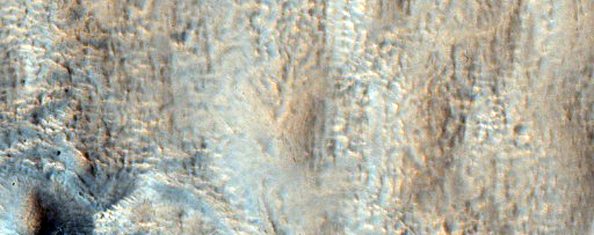 Arabia Terra’da bulunan bir kraterdeki katmanlaşmış yapılar