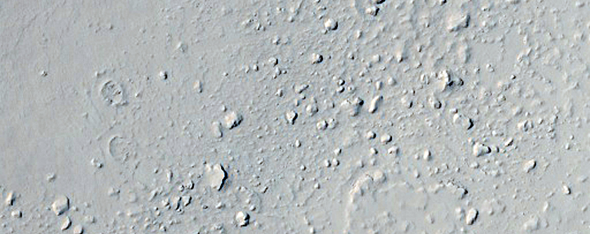 מכתש פגיעה גדול ב-מרטה ואליס (Marte Vallis)
