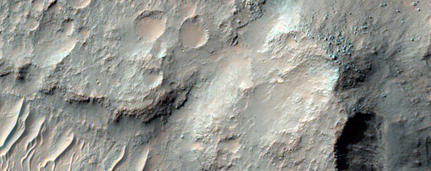 Depsitos estratificados de color claro en Ladon Valles