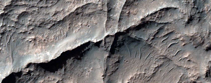 Ridges and Light-Toned Material North of Atlantis Chaos