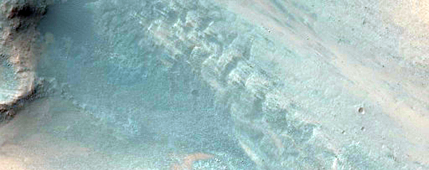Steep Slopes Near Floor of Central Valles Marineris