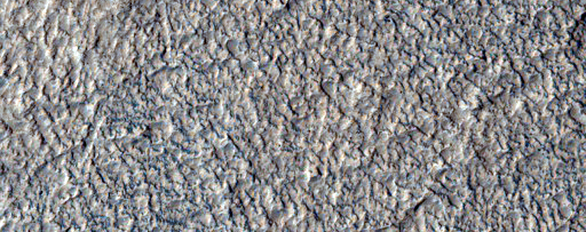 Well-Preserved 1-Kilometer Impact Crater