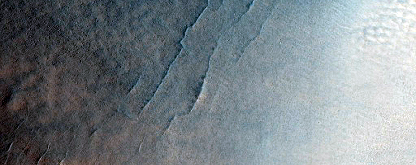 Gully in Crater Wall in Acidalia Planitia