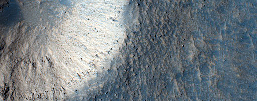 Fresh Crater in Utopia Planitia