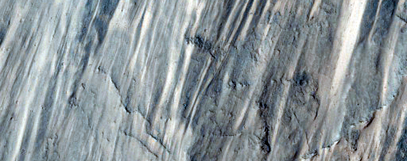 Simud Vallis Scarp