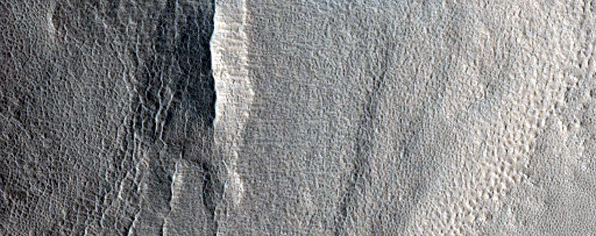 Apron Material in Region North of Tempe Terra