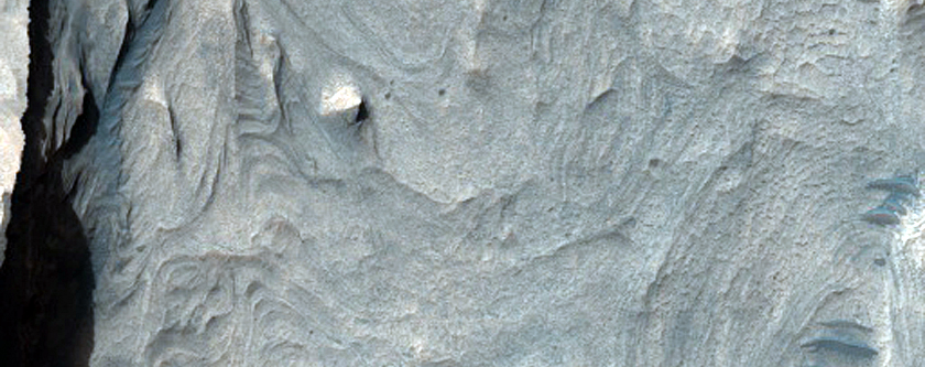 Faulted Layered Deposits in West Candor Chasma