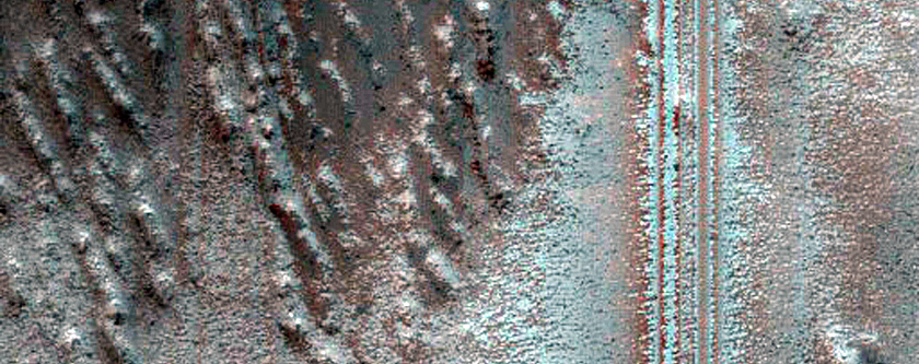 Linear Gullies in Hellas Planitia