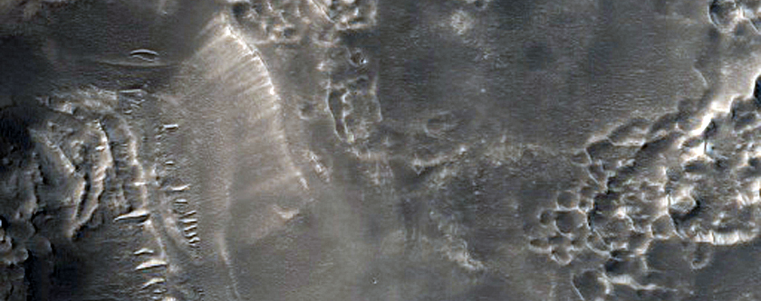 Syrtis Major Region Crater Chain