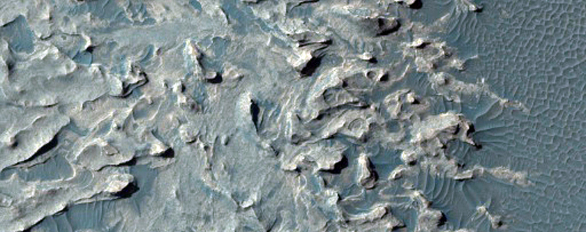 Layered Material in Aureum Chaos