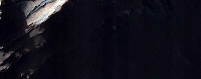Crater Rim North of Hellas Planitia