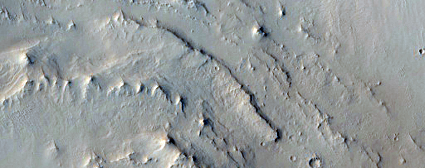 Degraded Crater Rim in Arabia Terra