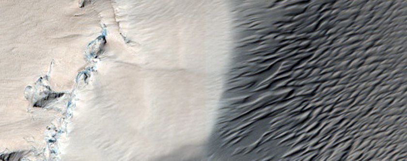 Graben Wall on Flank of Arsia Mons