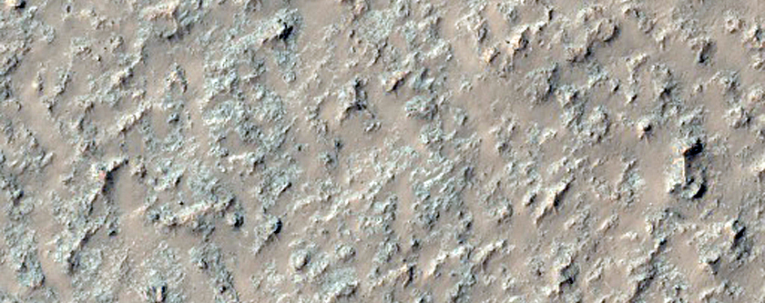 Узкие горные гряды в кратере Гюйгенса