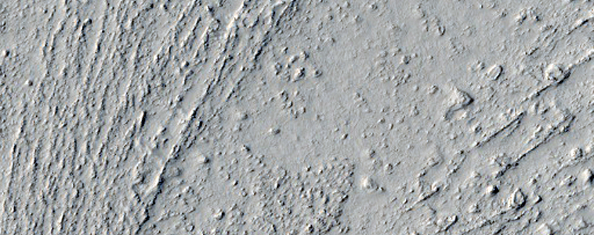 Sinais de antigos fluxos de lavas nos vales de Marte