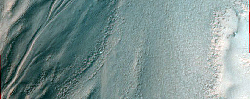 Crater in Terra Sirenum