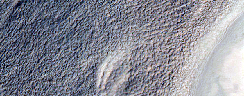Crater in Terra Sirenum