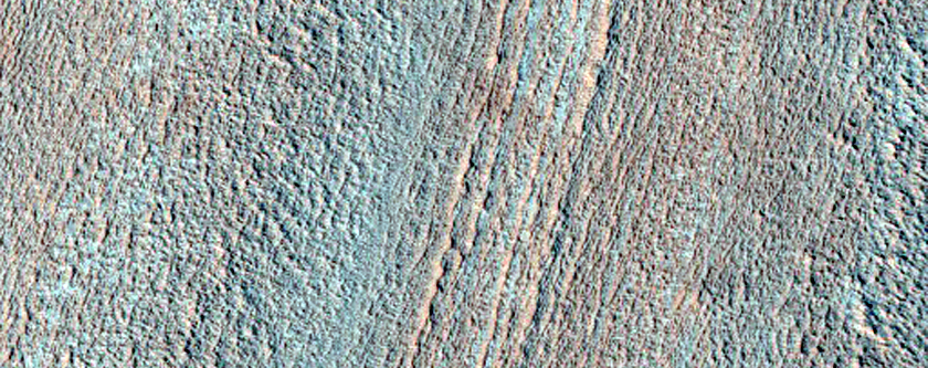 Layers Exposed on Arcuate Section of North Polar Trough