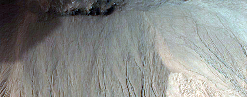 Well-Preserved 4-Kilometer Impact Crater