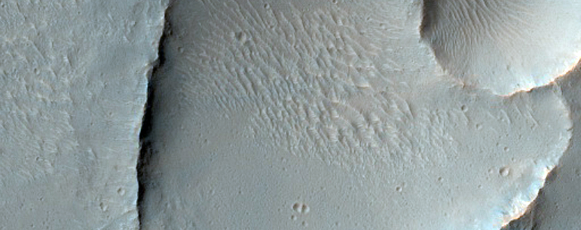 Terrain Sample Near Parana Valles and Loire Valles Systems