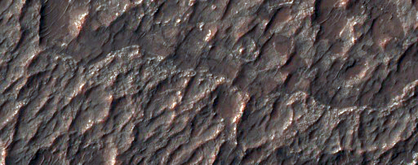 Light-Toned Sinuous Ridge in Valley in CTX Image