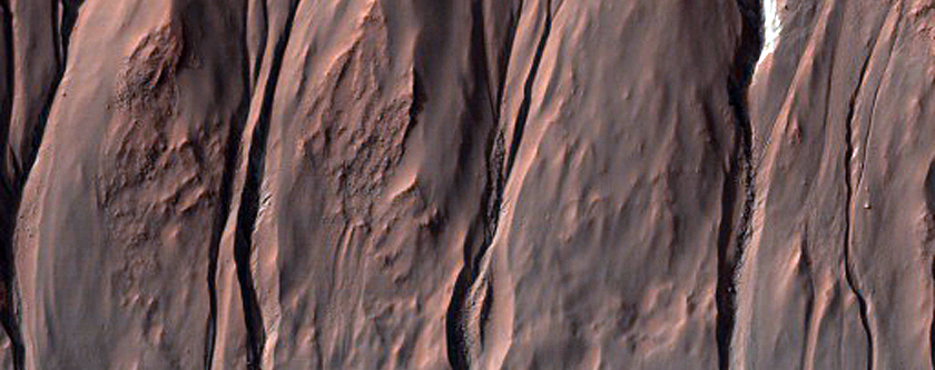 Compare Gullies in Crater to MOC cProto for Change Detection