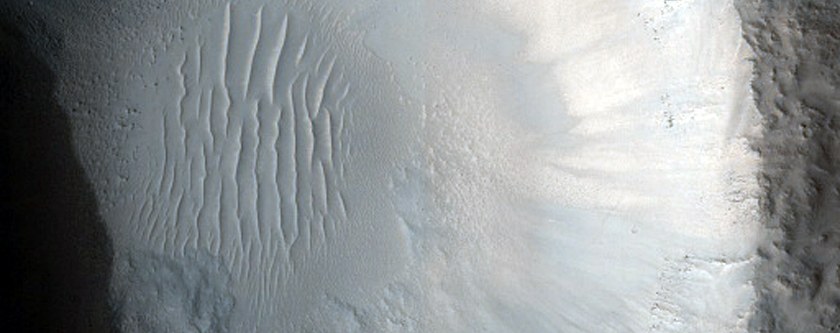 Well-Preserved 1-Kilometer Impact Crater