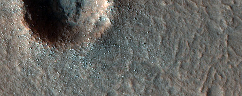 Recent Crater on Floor of Kasei Valles